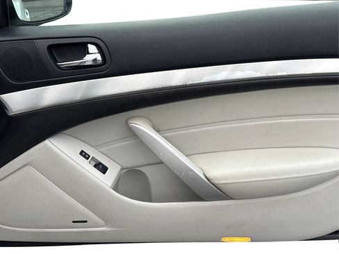 Used 2014 INFINITI Q60 Journey w/ Premium Package image 23