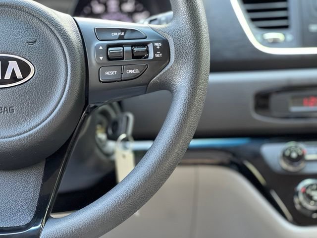 Used 2016 Kia Sedona L FWD image 30