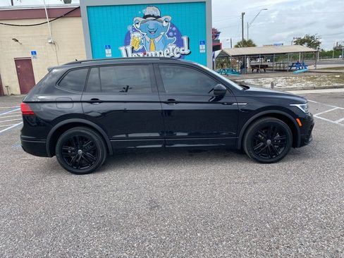 Used 2022 Volkswagen Tiguan SE R-Line image 2