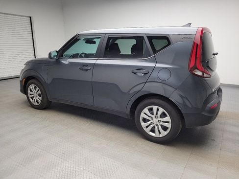 Used 2022 Kia Soul LX image 3