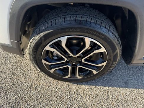 Certified 2022 Jeep Compass Limited image 8