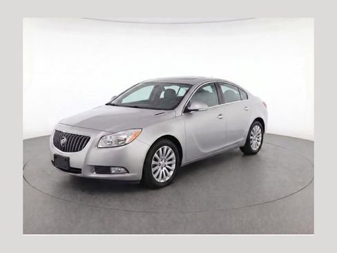 Used 2012 Buick Regal Premium image 1