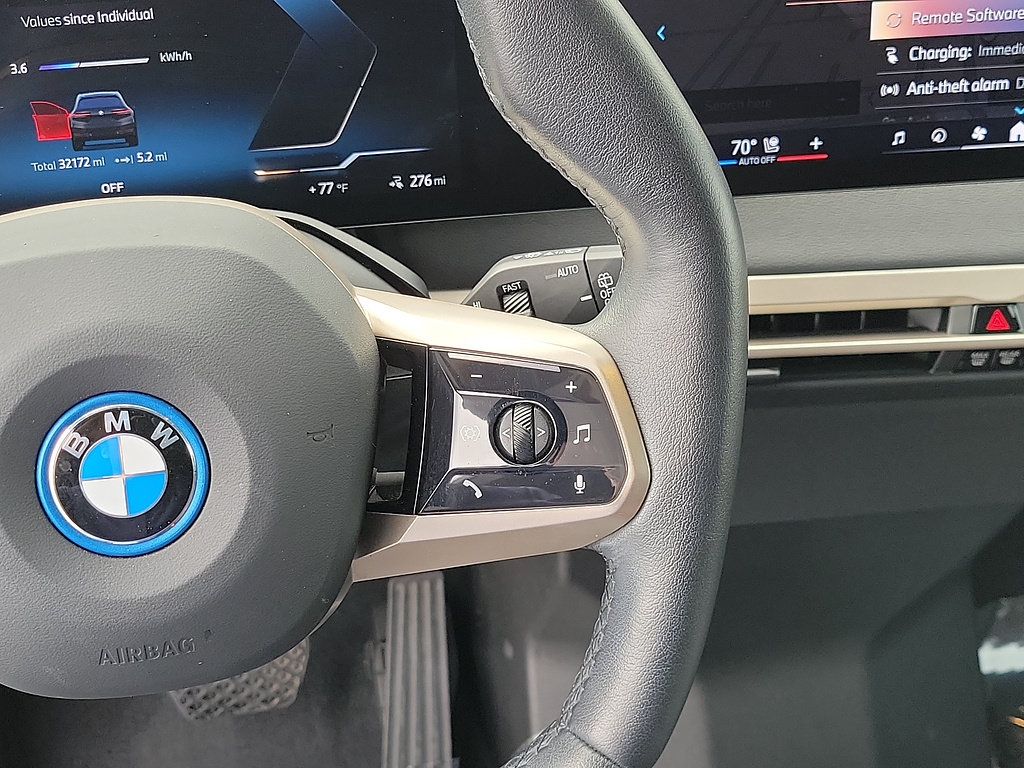 Used 2024 BMW iX xDrive50 w/ Sport Package AWD/4WD image 27
