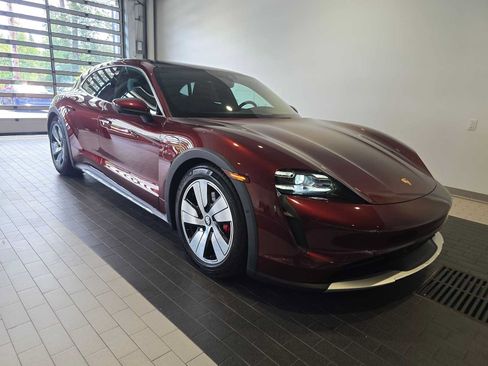Used 2023 Porsche Taycan 4S w/ Technology Package AWD/4WD image 9