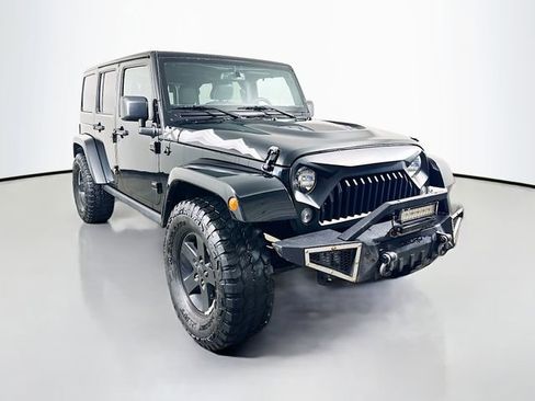 Used 2015 Jeep Wrangler Unlimited Sahara image 2