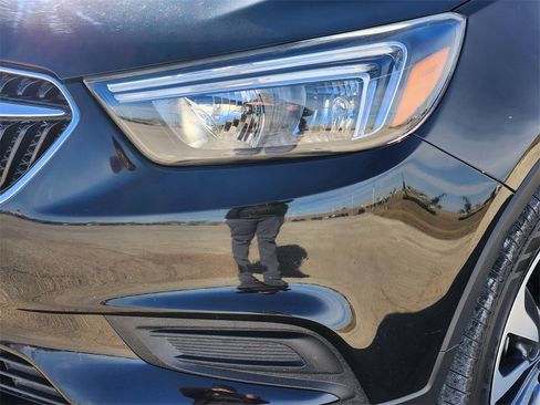 Used 2021 Buick Encore Preferred image 9