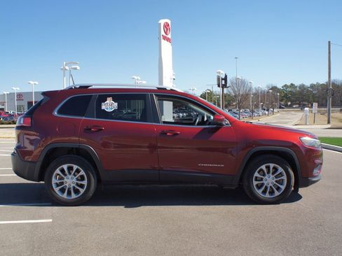 Used 2019 Jeep Cherokee Latitude w/ Popular Appearance Group image 13