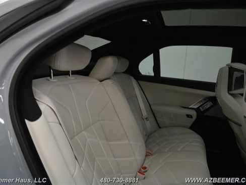 Used 2023 BMW 740i w/ Parking Assistance Package RWD image 19