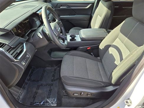 Used 2025 GMC Acadia Elevation image 13