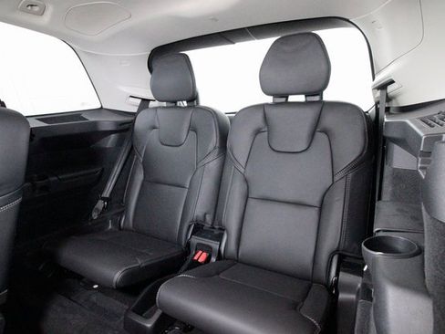Certified 2023 Volvo XC90 B6 Ultimate image 31