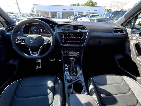 Certified 2024 Volkswagen Tiguan SEL R-Line image 3