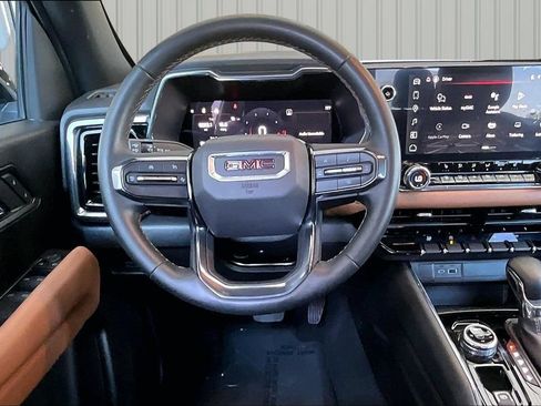 Used 2025 GMC Canyon AT4 AWD/4WD image 2
