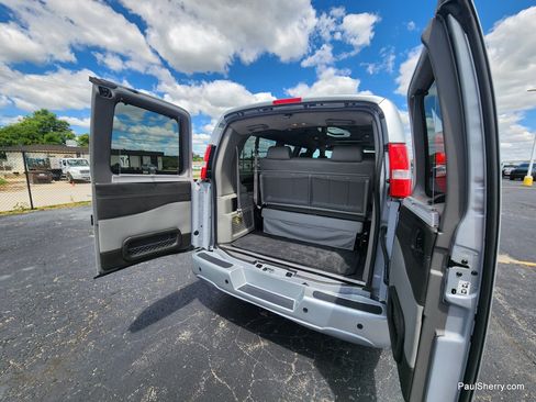 Used 2020 Chevrolet Express 2500 w/ Enhanced Convenience Package RWD image 14