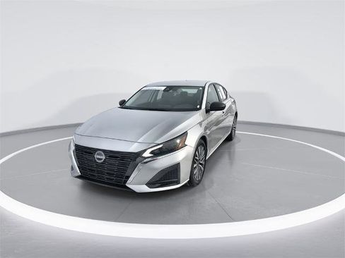 Certified 2024 Nissan Altima 2.5 SV image 4