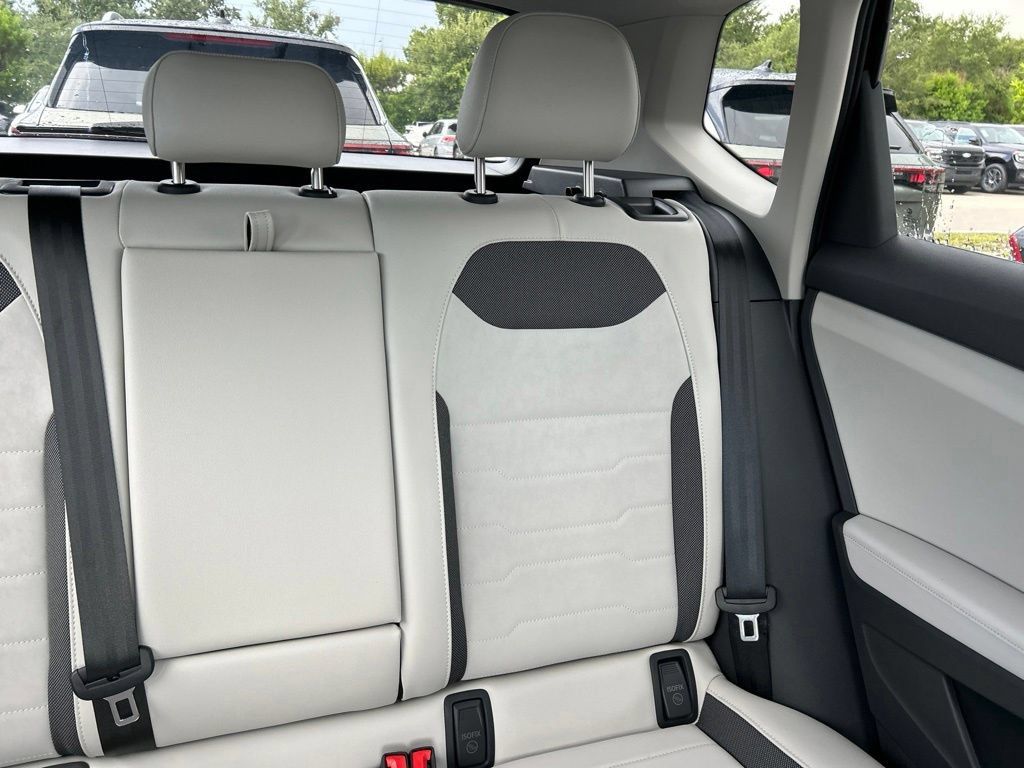 New 2026 Volkswagen Taos SE FWD image 14