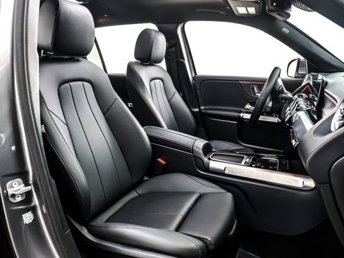 Certified 2025 Mercedes-Benz GLB 250 image 8