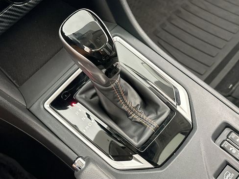 Used 2019 Subaru Crosstrek 2.0i Limited w/ Popular Package #4 image 16