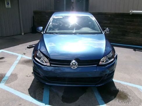 Used 2017 Volkswagen Golf SE FWD image 2
