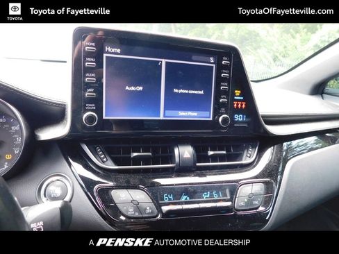 Used 2019 Toyota C-HR XLE FWD image 9