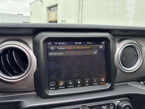Used 2023 Jeep Wrangler Unlimited Sahara w/ Cold Weather Group AWD/4WD image 29