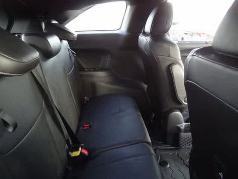 Used 2025 Toyota Sienna XLE Woodland Edition image 15