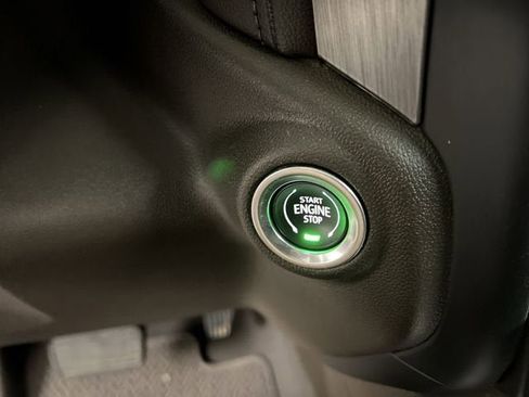 Used 2021 GMC Sierra 2500 Denali w/ Denali Ultimate Package AWD/4WD image 17