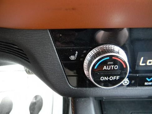 Used 2022 Mitsubishi Outlander SEL AWD/4WD image 17