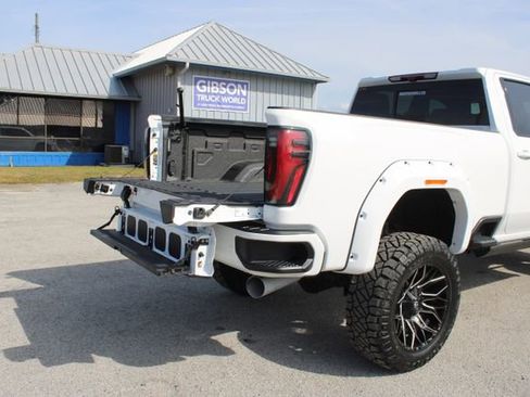 Used 2024 GMC Sierra 2500 AT4 w/ AT4 Premium Plus Package image 11