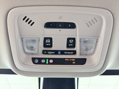 Used 2019 Chevrolet Traverse LT w/ LT Premium Package FWD image 57