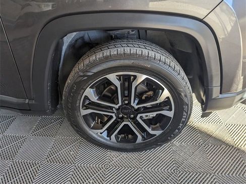 Used 2022 Jeep Compass Limited image 19