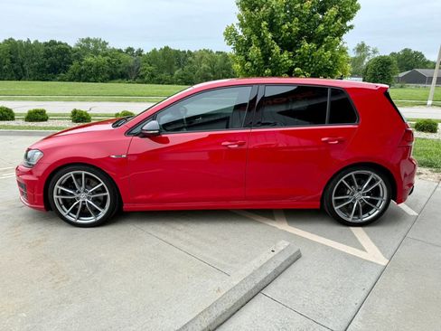 Used 2017 Volkswagen Golf R 4-Door AWD/4WD image 5