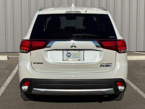 Used 2018 Mitsubishi Outlander SEL AWD/4WD image 6