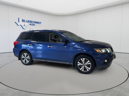 Used 2017 Nissan Pathfinder SL FWD image 2