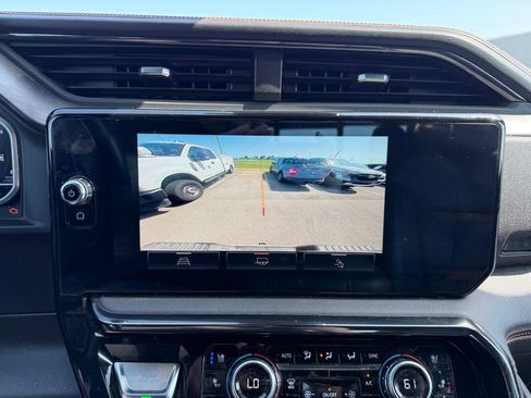 Used 2022 GMC Sierra 1500 AT4 w/ AT4 Preferred Package AWD/4WD image 14