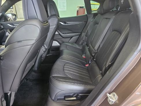 Used 2020 Maserati Levante S GranSport image 9