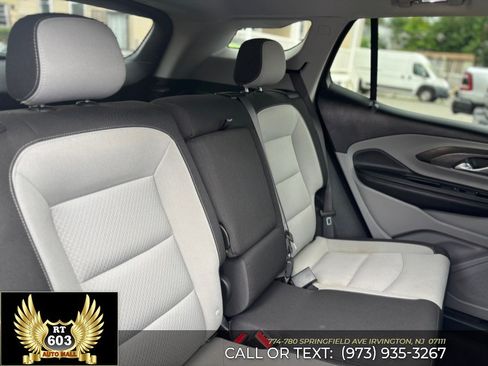 Used 2024 GMC Terrain SLE FWD image 11