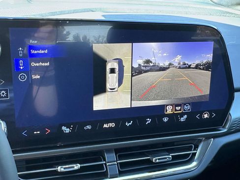 New 2026 Chevrolet Equinox EV LT image 11