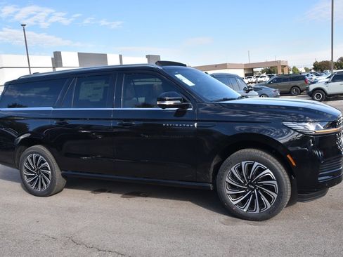 New 2025 Lincoln Navigator L Black Label image 4