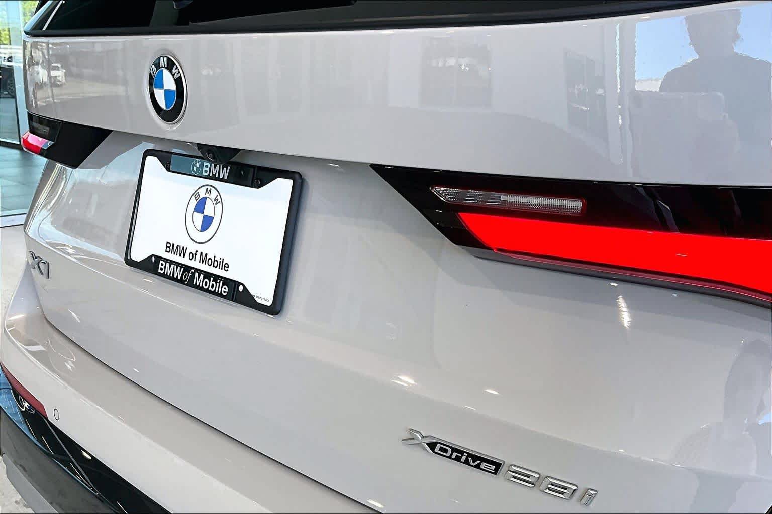 Used 2026 BMW X1 xDrive28i AWD/4WD image 9