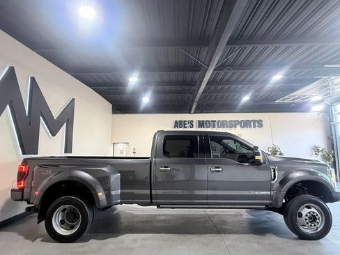 Used 2020 Ford F450 Platinum w/ FX4 Off-Road Package AWD/4WD image 4