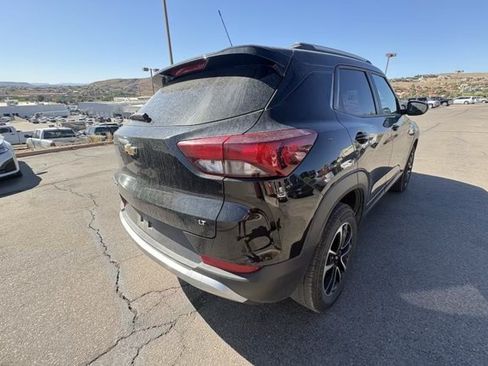 Used 2025 Chevrolet TrailBlazer LT AWD/4WD image 5