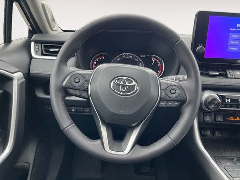 Used 2023 Toyota RAV4 XLE Premium image 12