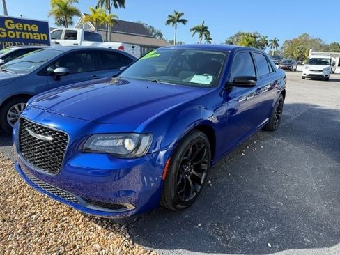 Used 2019 Chrysler 300 Touring w/ Sport Appearance Package image 3