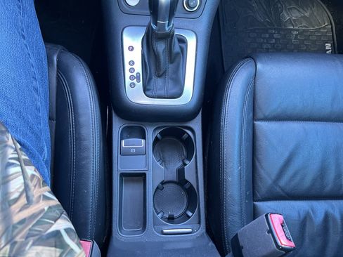 Used 2017 Volkswagen Tiguan Sport image 16