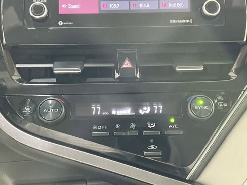 Used 2023 Toyota Camry SE image 19