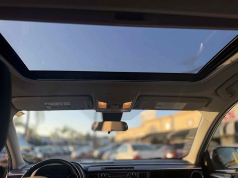 Used 2017 Toyota RAV4 XLE FWD image 27
