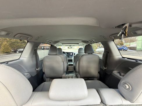 Used 2017 Toyota Sienna XLE w/ XLE Navigation Package image 22
