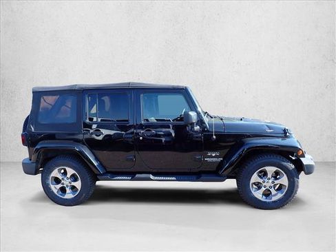 Used 2016 Jeep Wrangler Unlimited Sahara AWD/4WD image 9