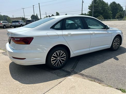 Used 2019 Volkswagen Jetta SE FWD image 4