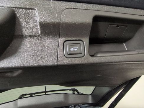 Used 2019 GMC Acadia Denali w/ Technology Package AWD/4WD image 33